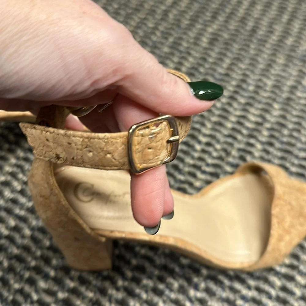 Cute! 3 1/2 in Cork Comfort Heels from Cato Size 8W GUC - Picture 9 of 9